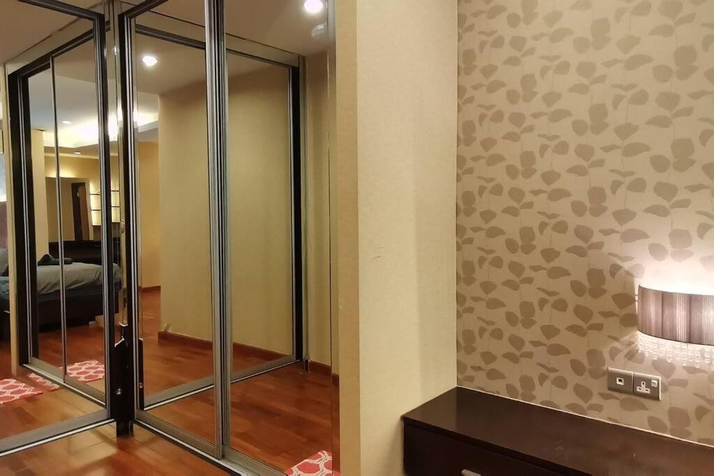 KLCC Luxurious 2 Floors Homestay 5BR for 15pax