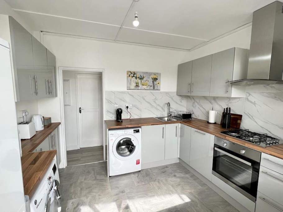 Lovely 3 Bedrooms Flat