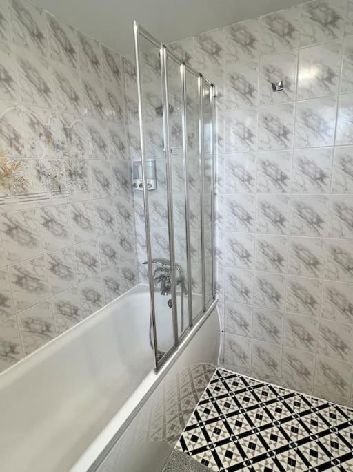 Lovely 3 Bedrooms Flat