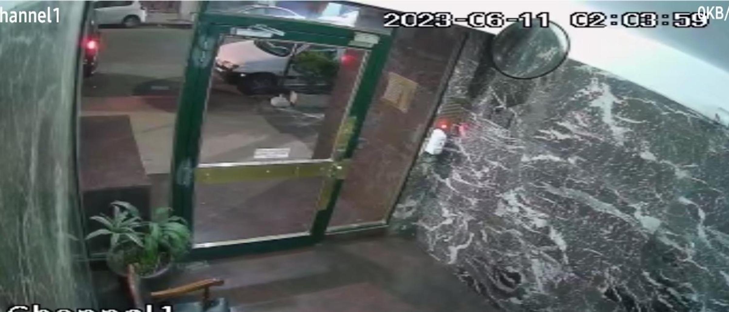FANTASTICO con COCHERA en PLENO CENTRO