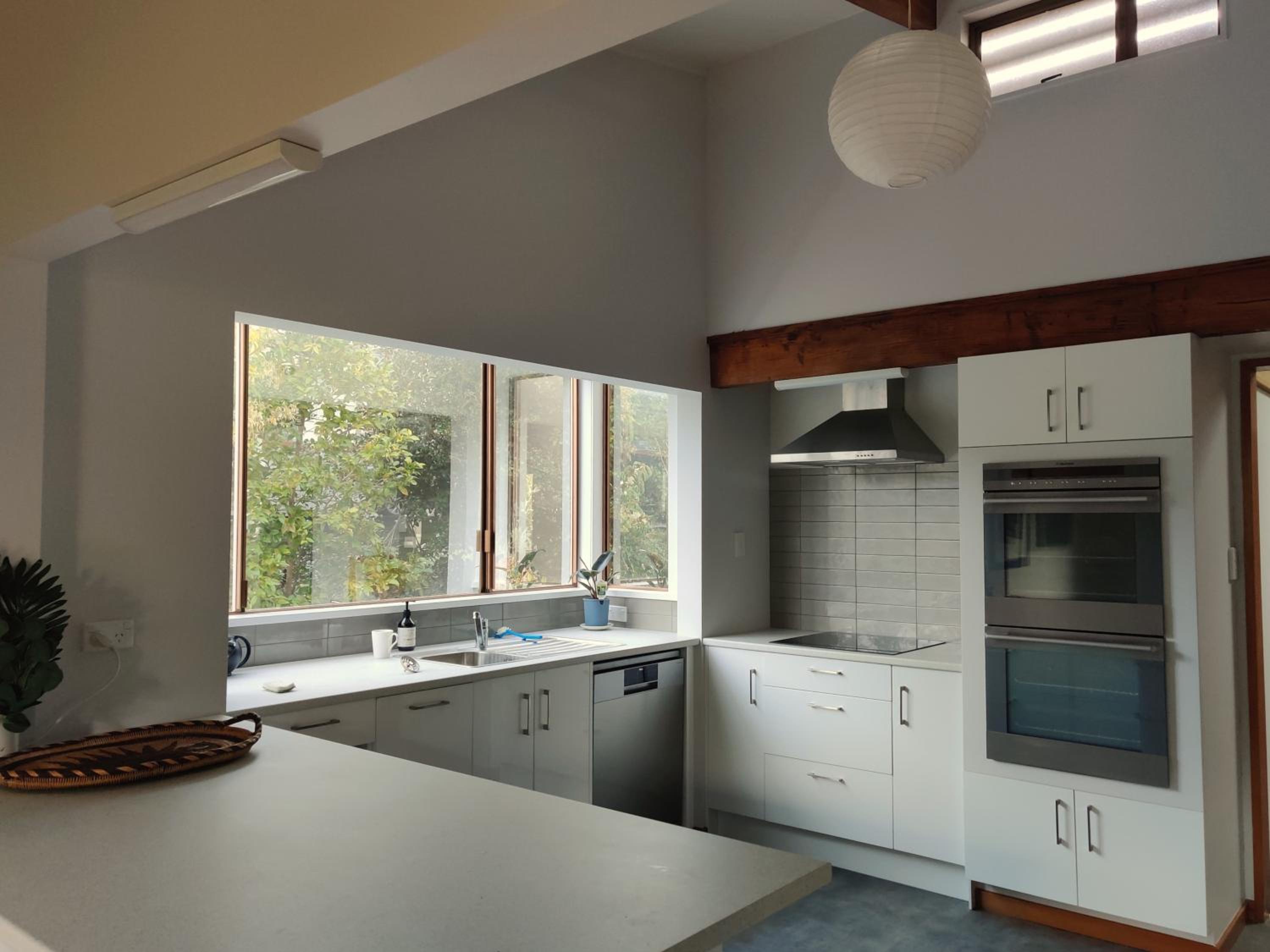 Large, Comfy, Stylish Apartment view 4