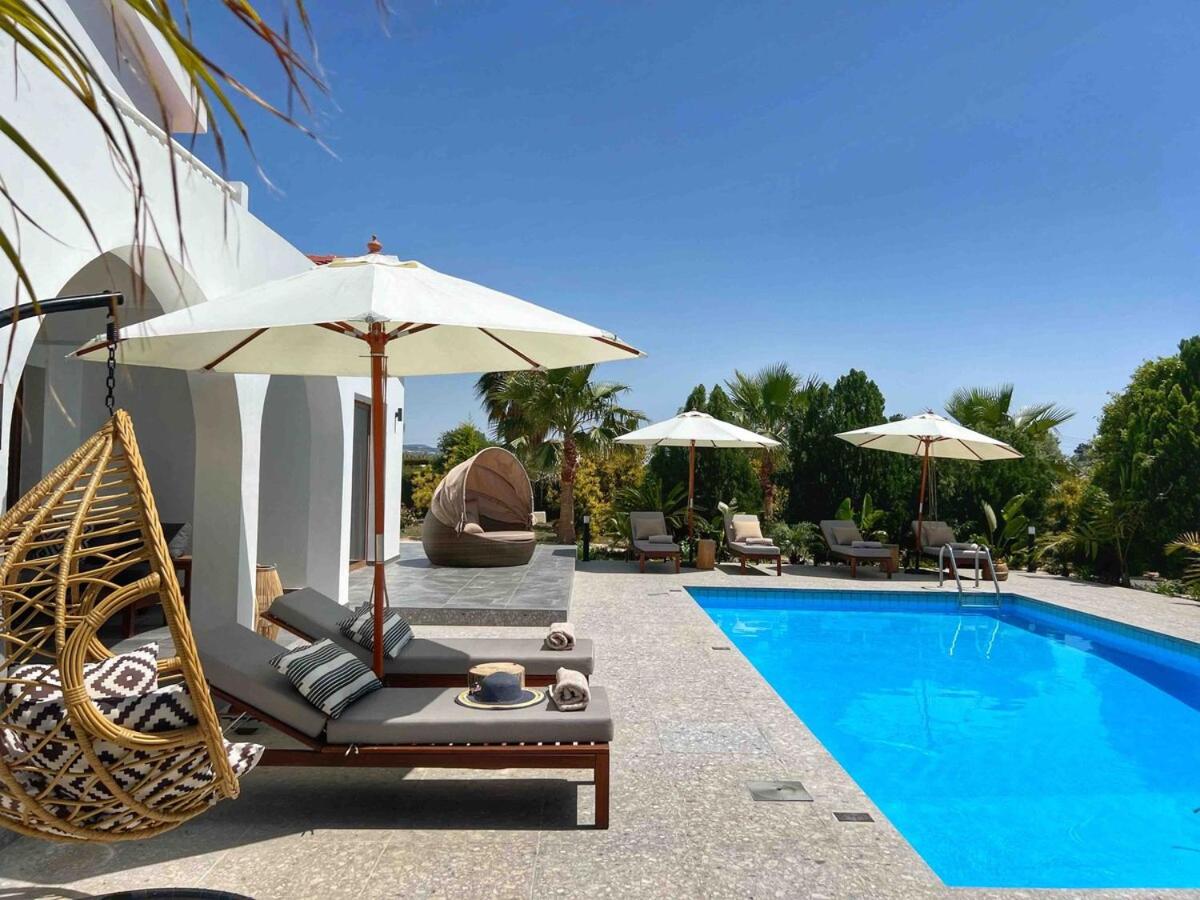Cocoon Luxury Villa In Coral Bay-3 Min To Beach