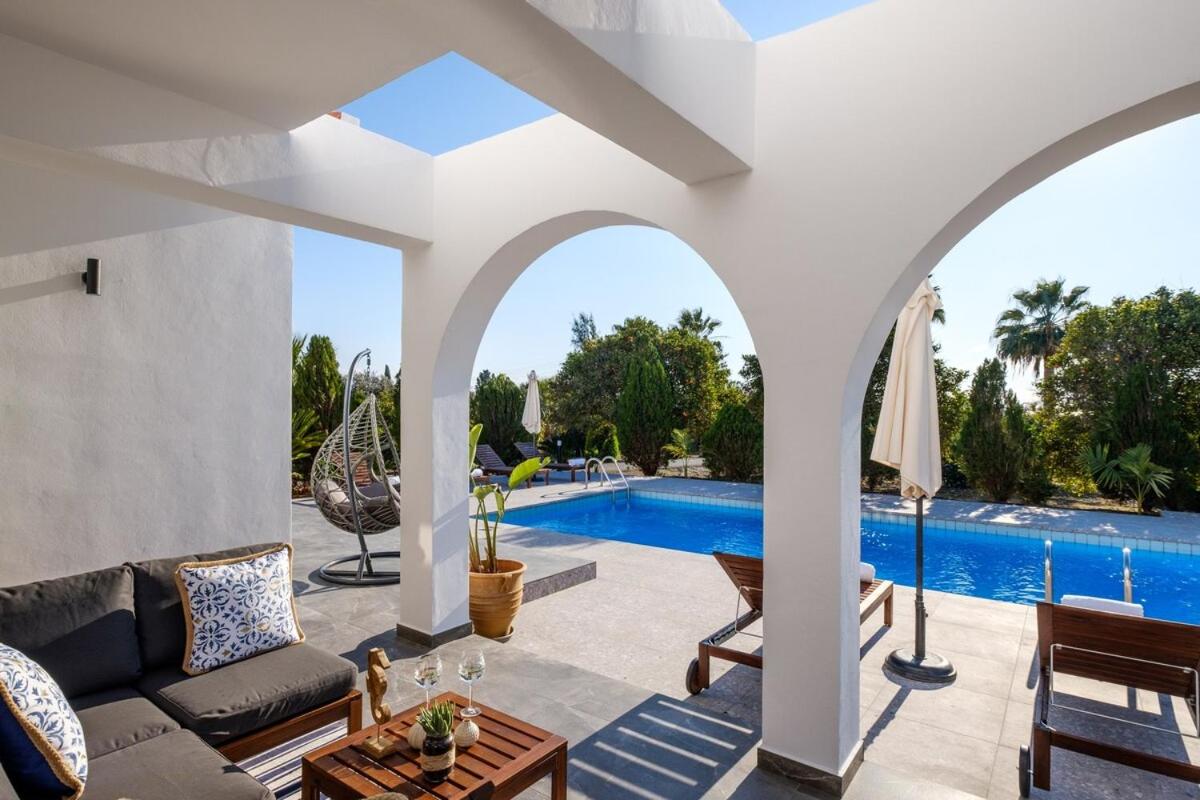 Cocoon Luxury Villa In Coral Bay-3 Min To Beach