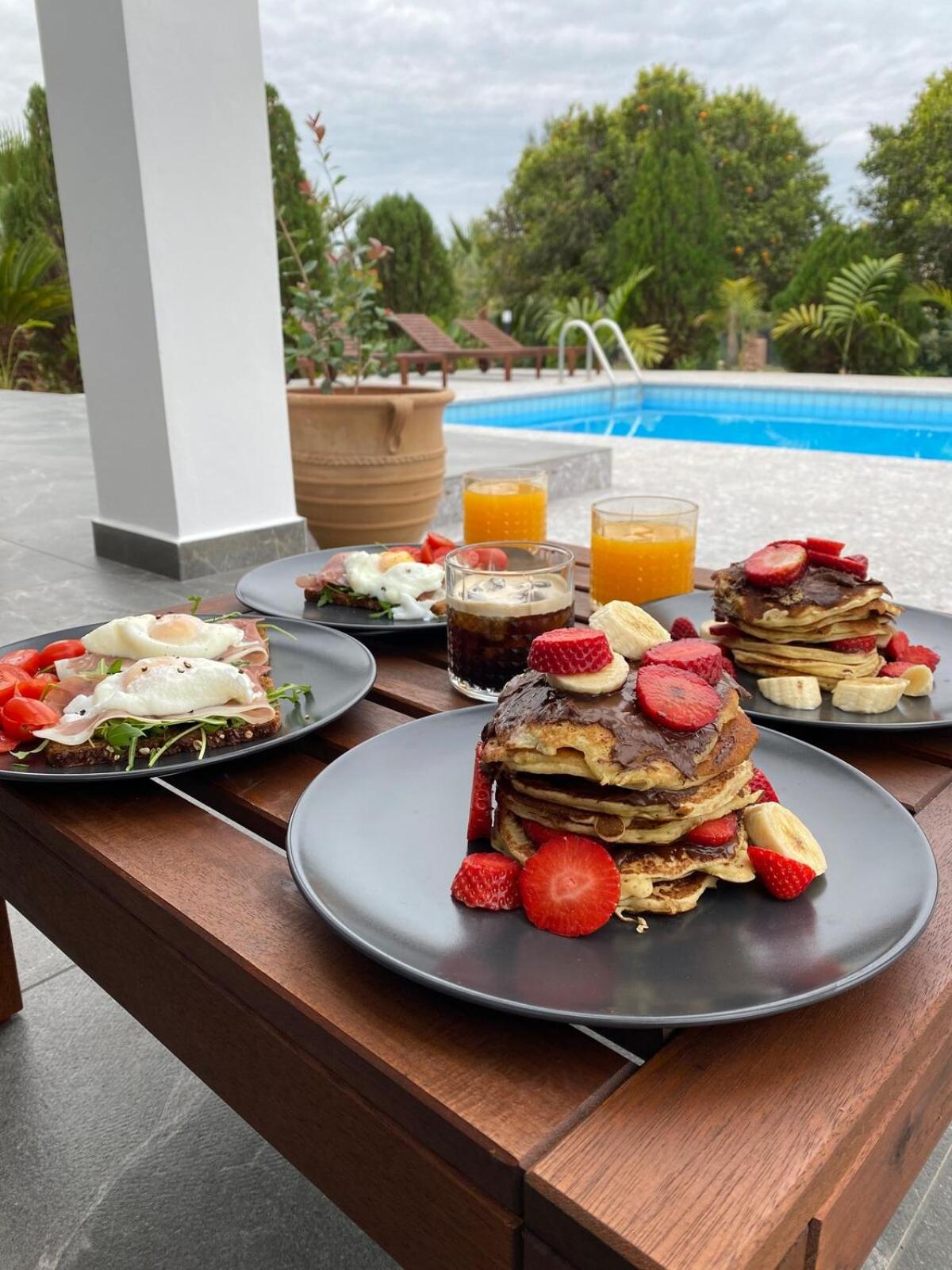 Cocoon Luxury Villa In Coral Bay-3 Min To Beach