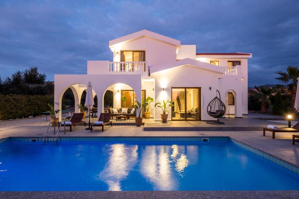Cocoon Luxury Villa In Coral Bay-3 Min To Beach