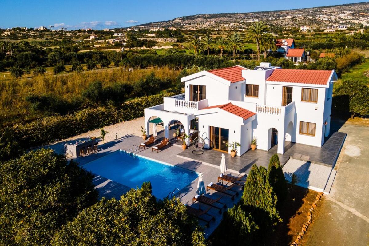 Cocoon Luxury Villa In Coral Bay-3 Min To Beach