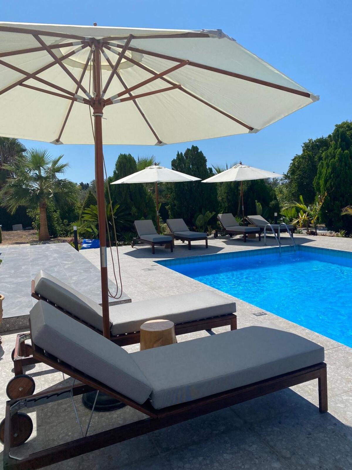 Cocoon Luxury Villa In Coral Bay-3 Min To Beach