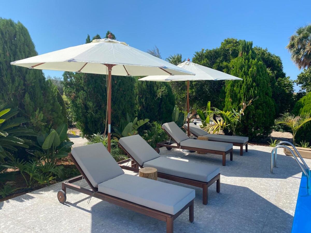 Cocoon Luxury Villa In Coral Bay-3 Min To Beach