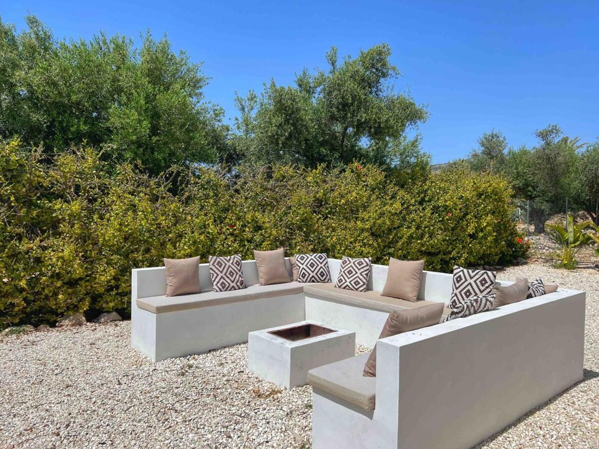 Cocoon Luxury Villa In Coral Bay-3 Min To Beach