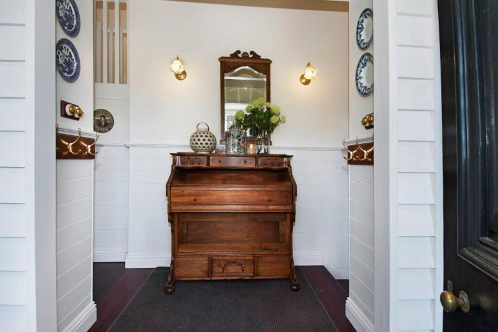Gorgeous Shoreham Cottage and Views