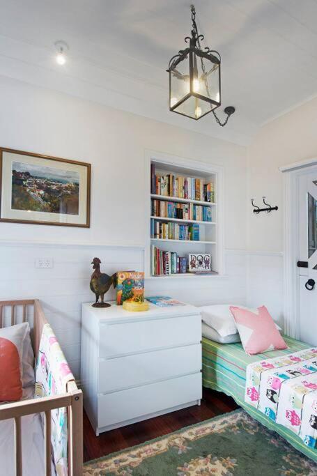 Gorgeous Shoreham Cottage and Views
