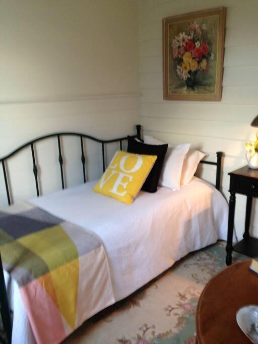 Gorgeous Shoreham Cottage and Views