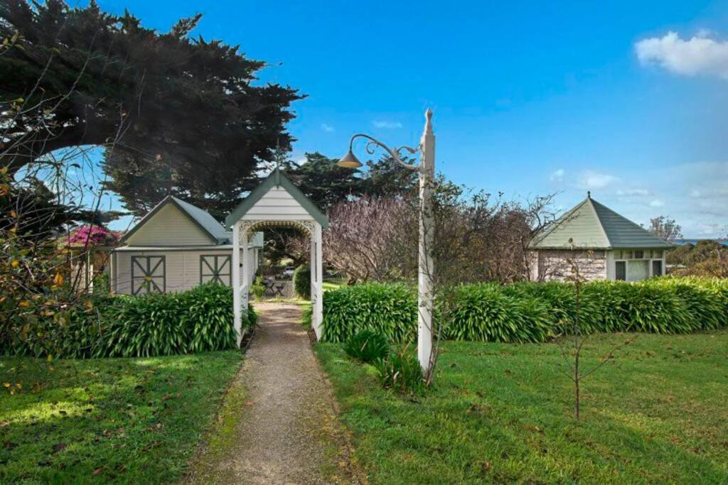 Gorgeous Shoreham Cottage and Views
