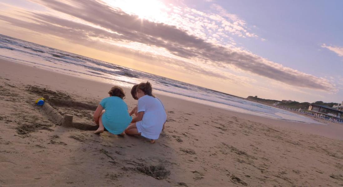 Hotel Villino moderno con giardino a 90 metri dal mare - Image 1