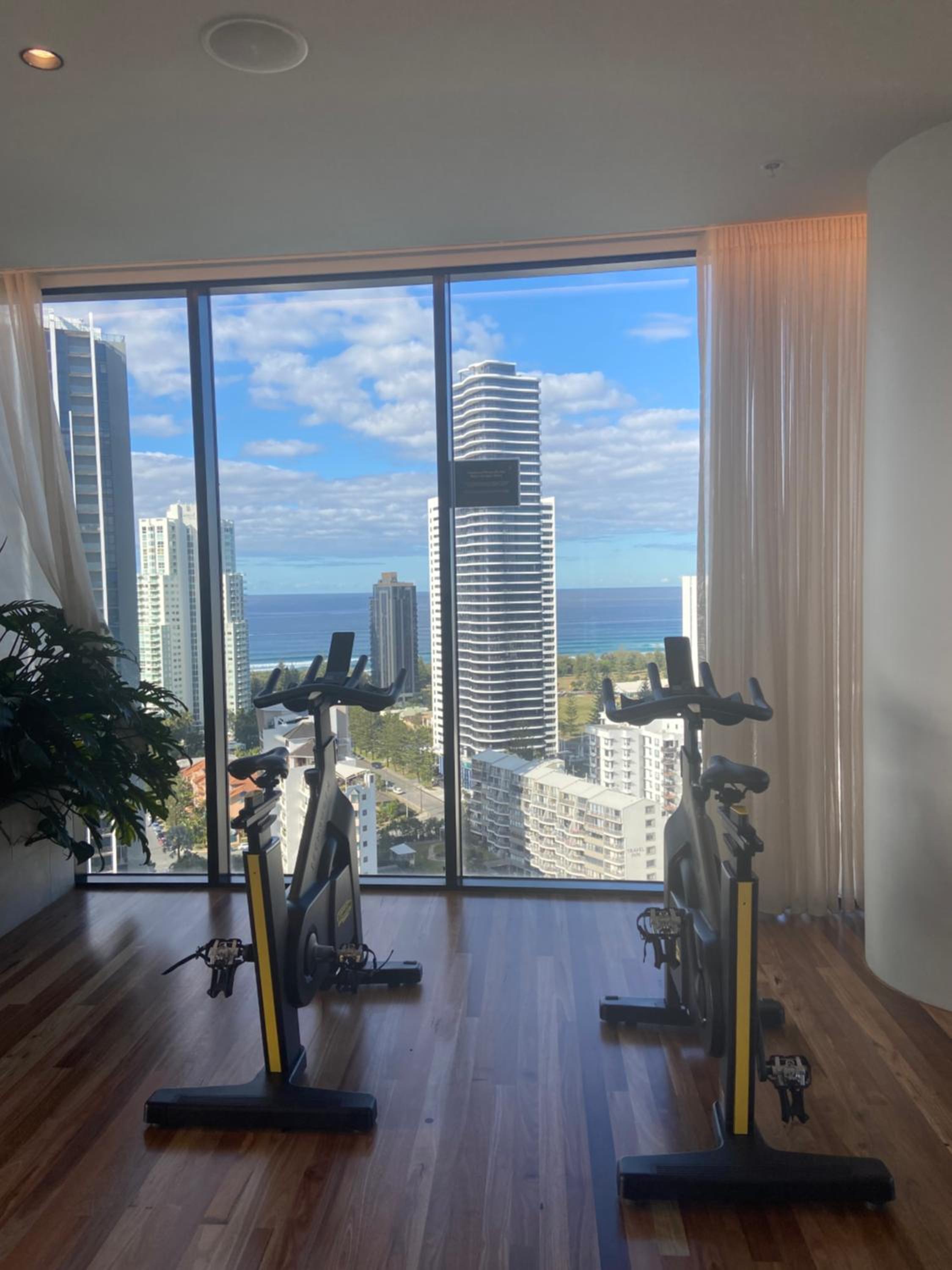 Luxury Casino Apartment in Broadbeach Island