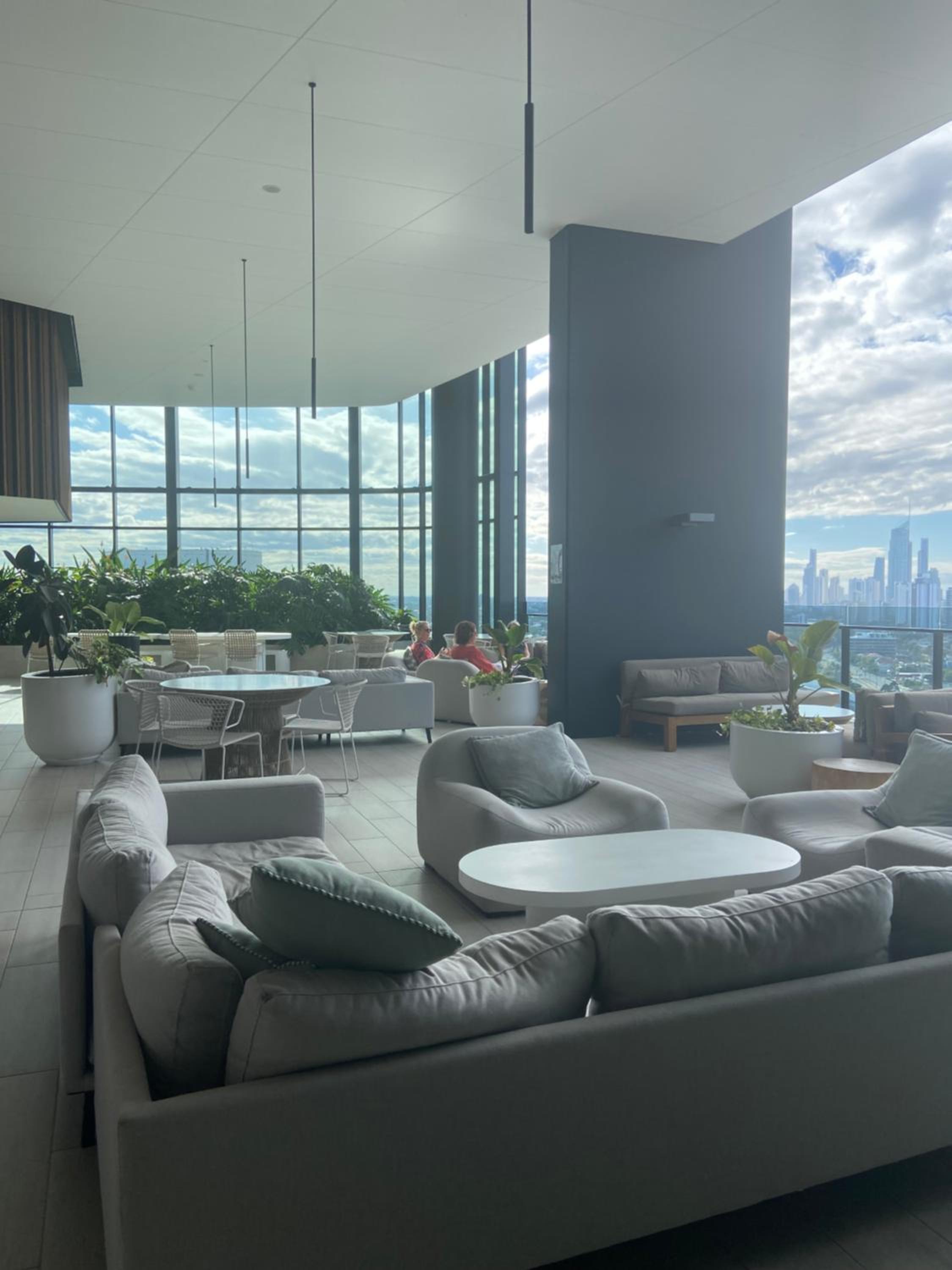 Luxury Casino Apartment in Broadbeach Island