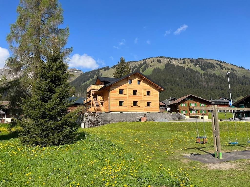 ZE Mountain Lodge, Morgins view 5