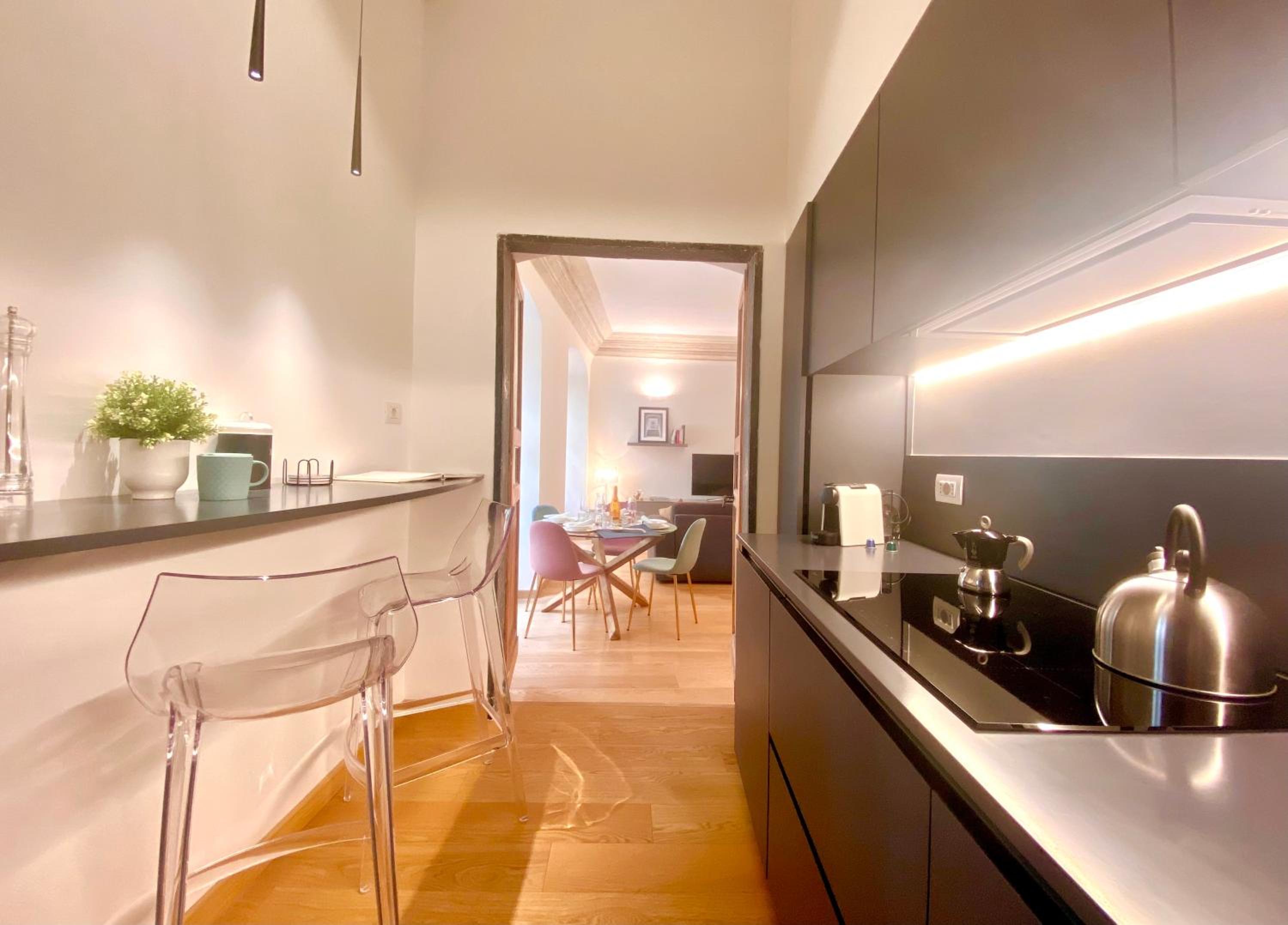Stunning San Lorenzo 19 Apt - Rolli Palace - Free Private Parking Included!