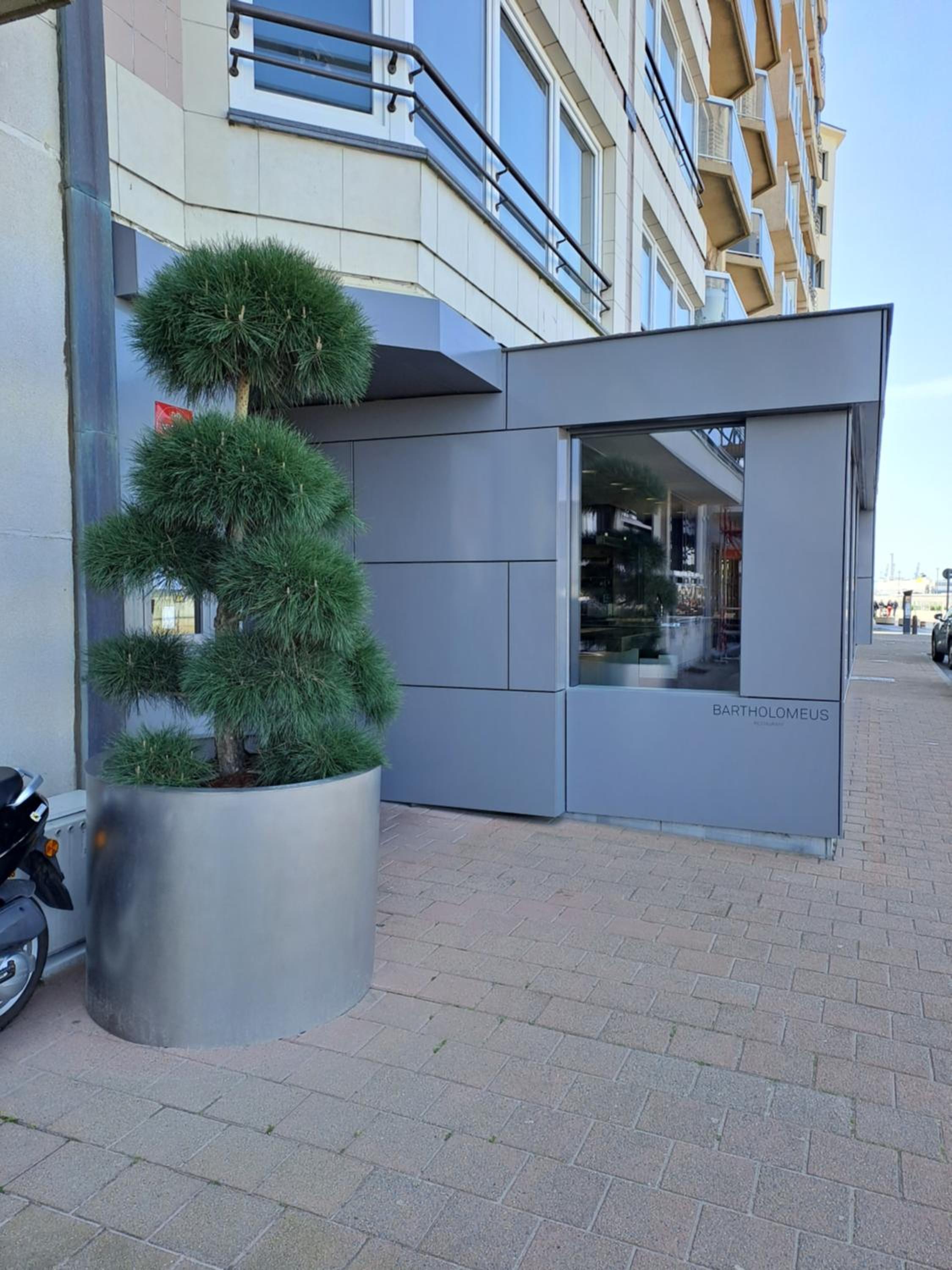 Appartement zeedijk Heist met garage