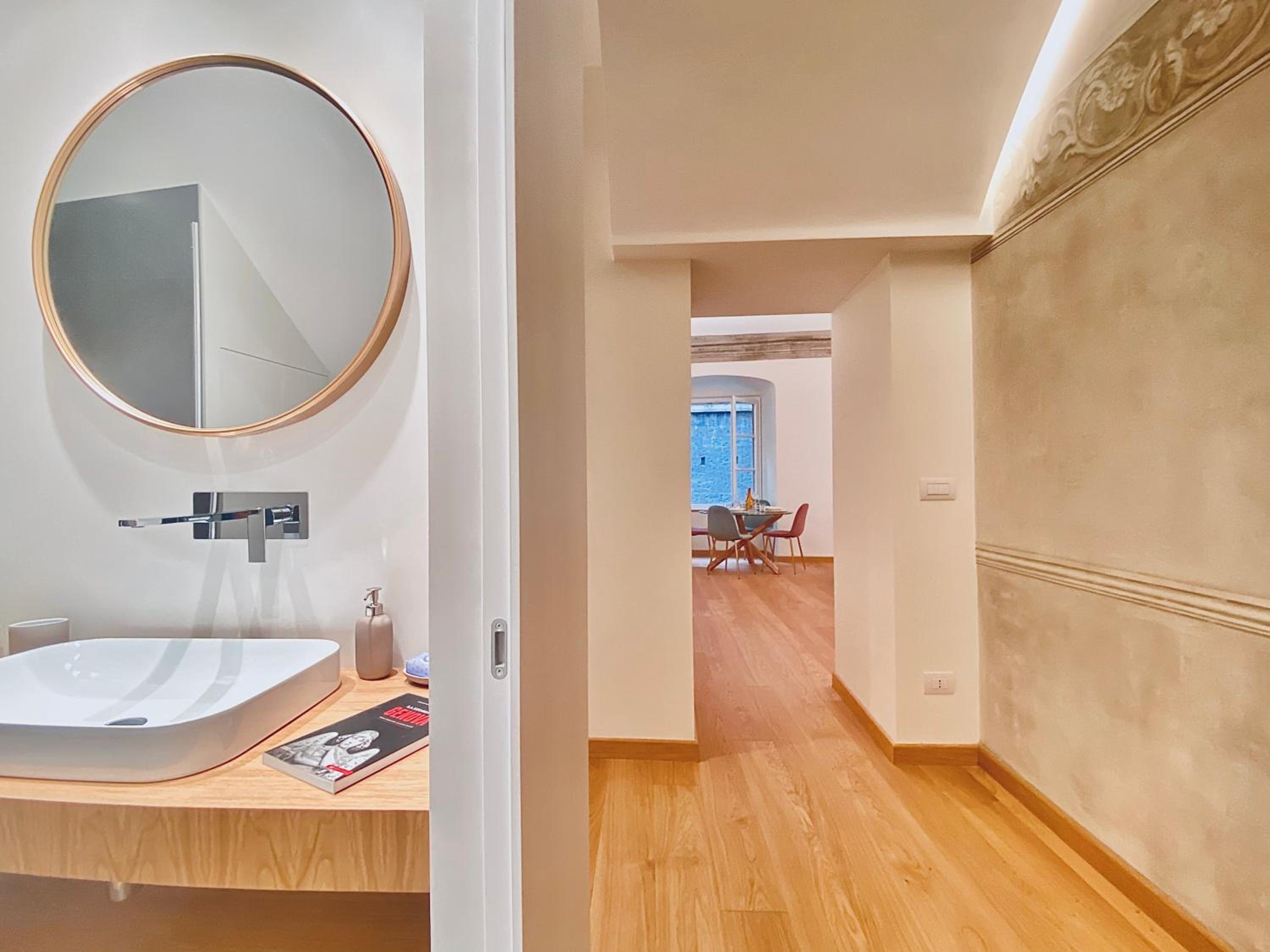 Stunning San Lorenzo 19 Apt - Rolli Palace - Free Private Parking Included!
