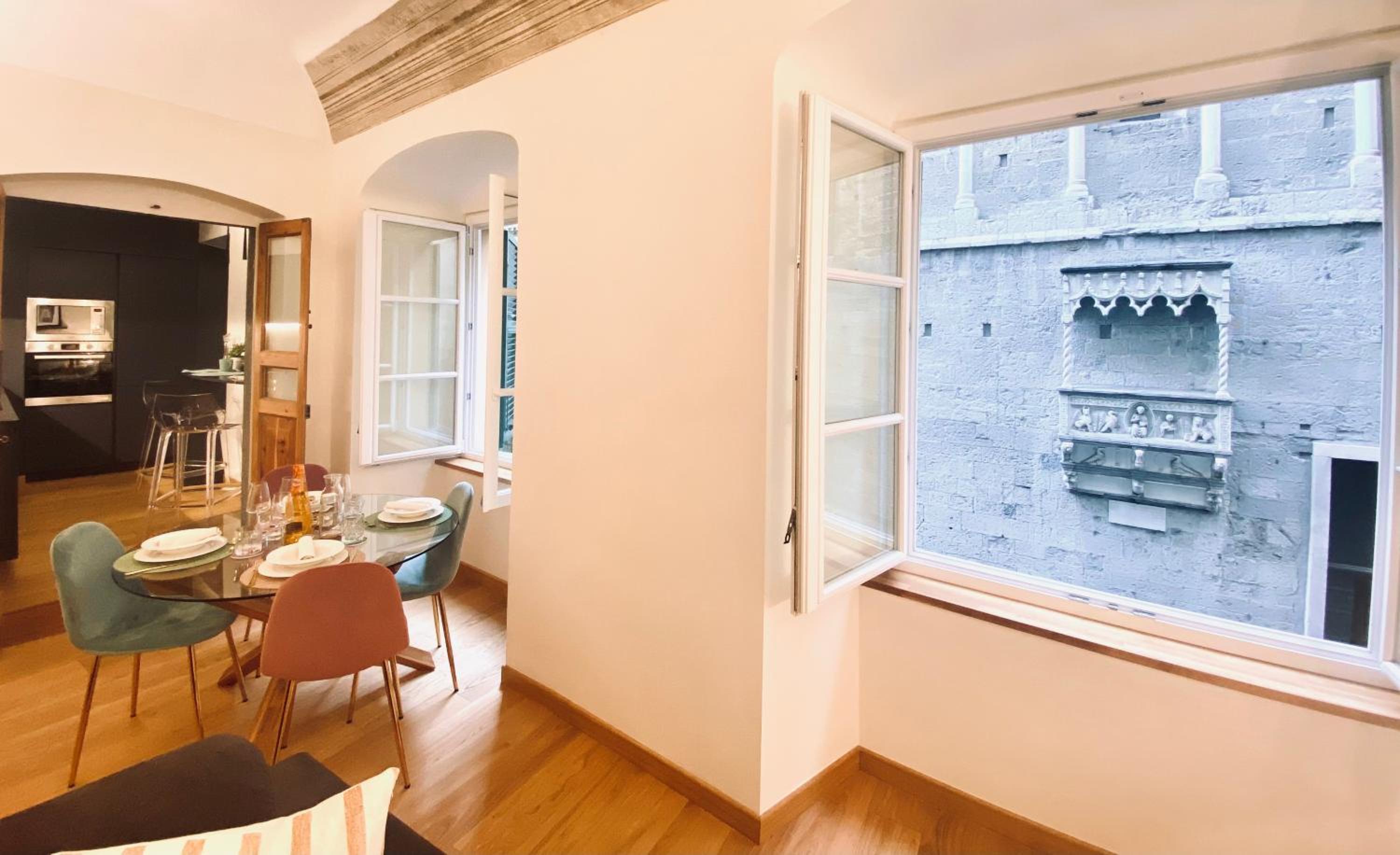 Stunning San Lorenzo 19 Apt - Rolli Palace - Free Private Parking Included!