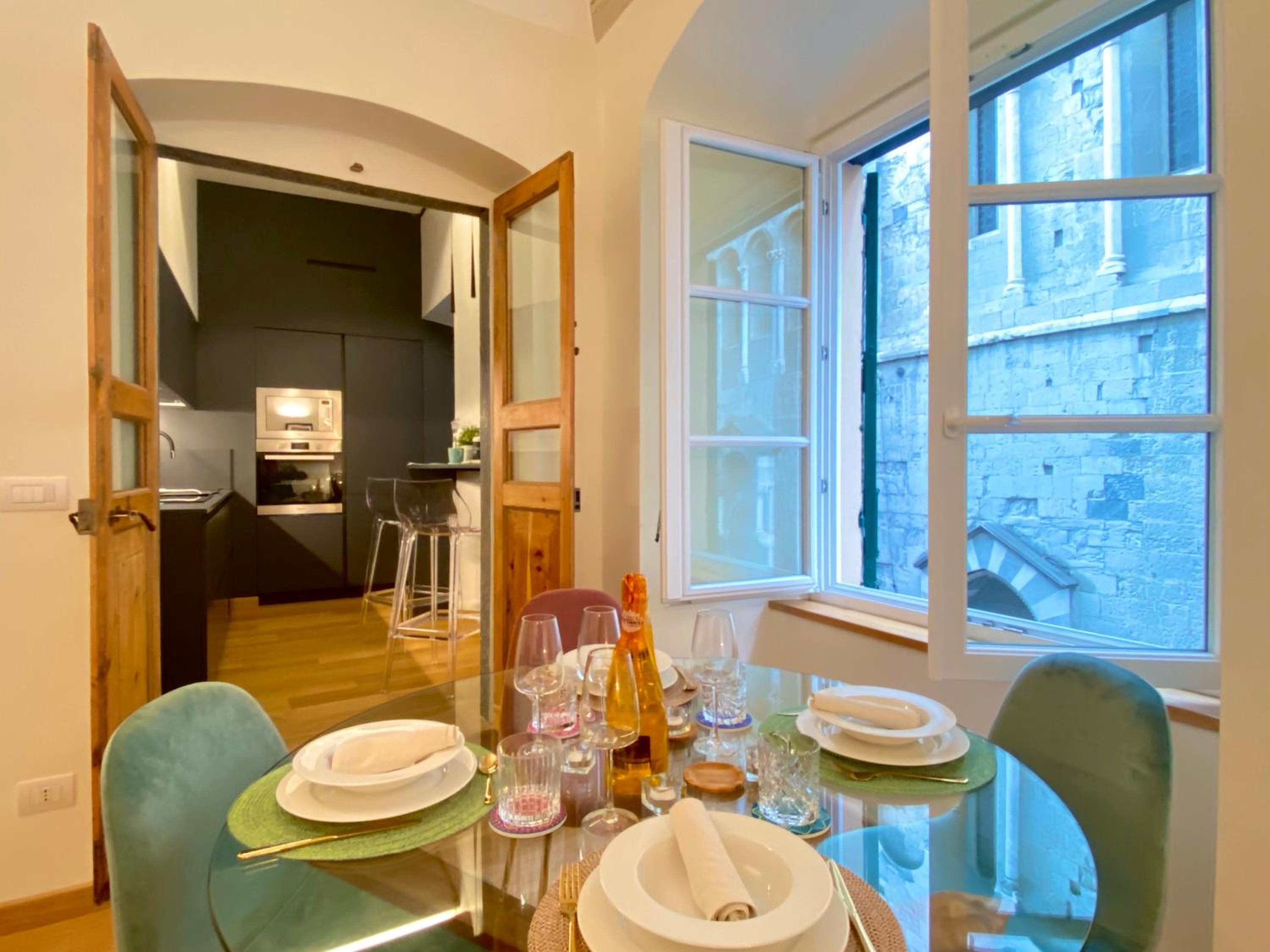 Stunning San Lorenzo 19 Apt - Rolli Palace - Free Private Parking Included!