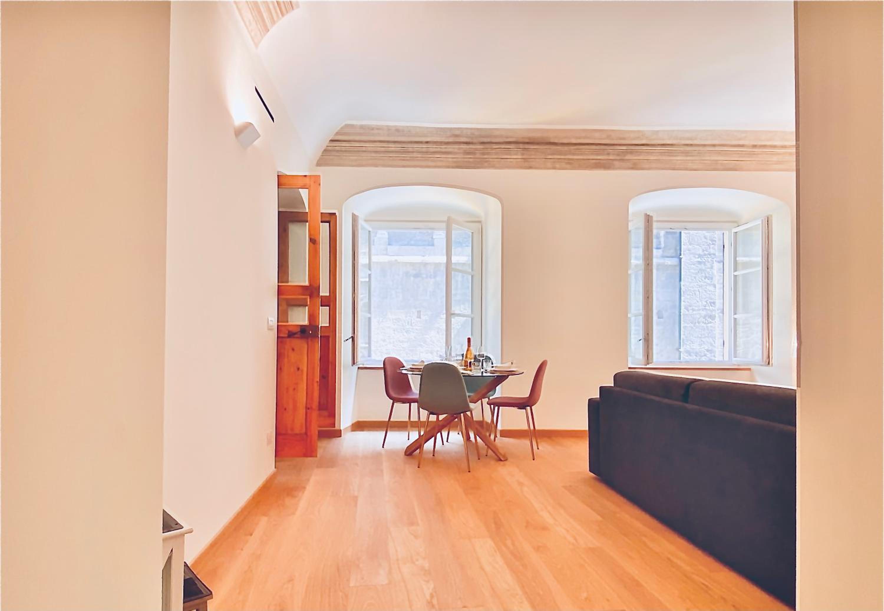 Stunning San Lorenzo 19 Apt - Rolli Palace - Free Private Parking Included!