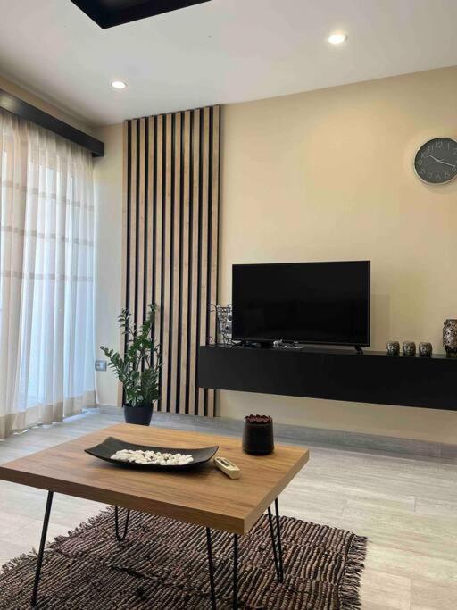 Great apartament near Lake & Blloku Area