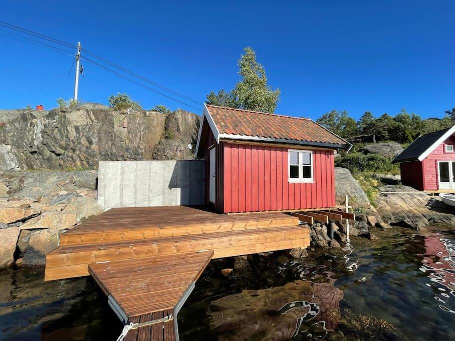 Seafront villa at Gjeving, Lyngør view 5