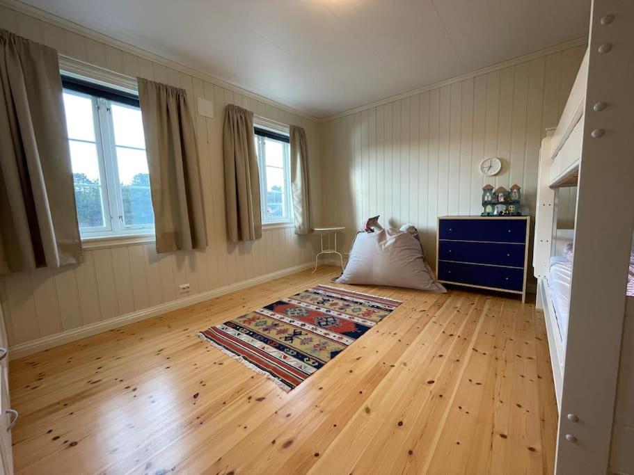 Seafront villa at Gjeving, Lyngør view 2