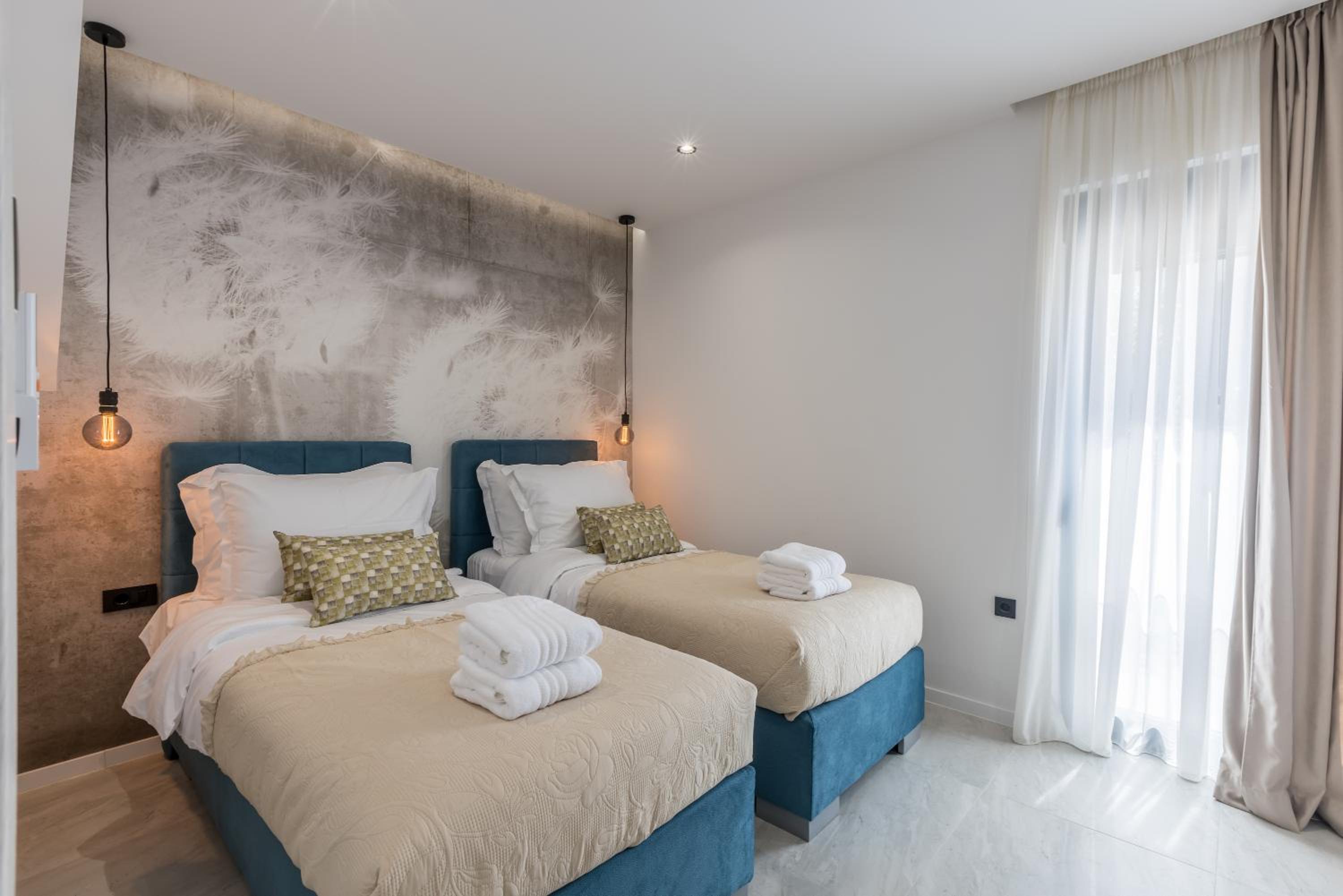 Villa ToDo with heated pool and jacuzzi