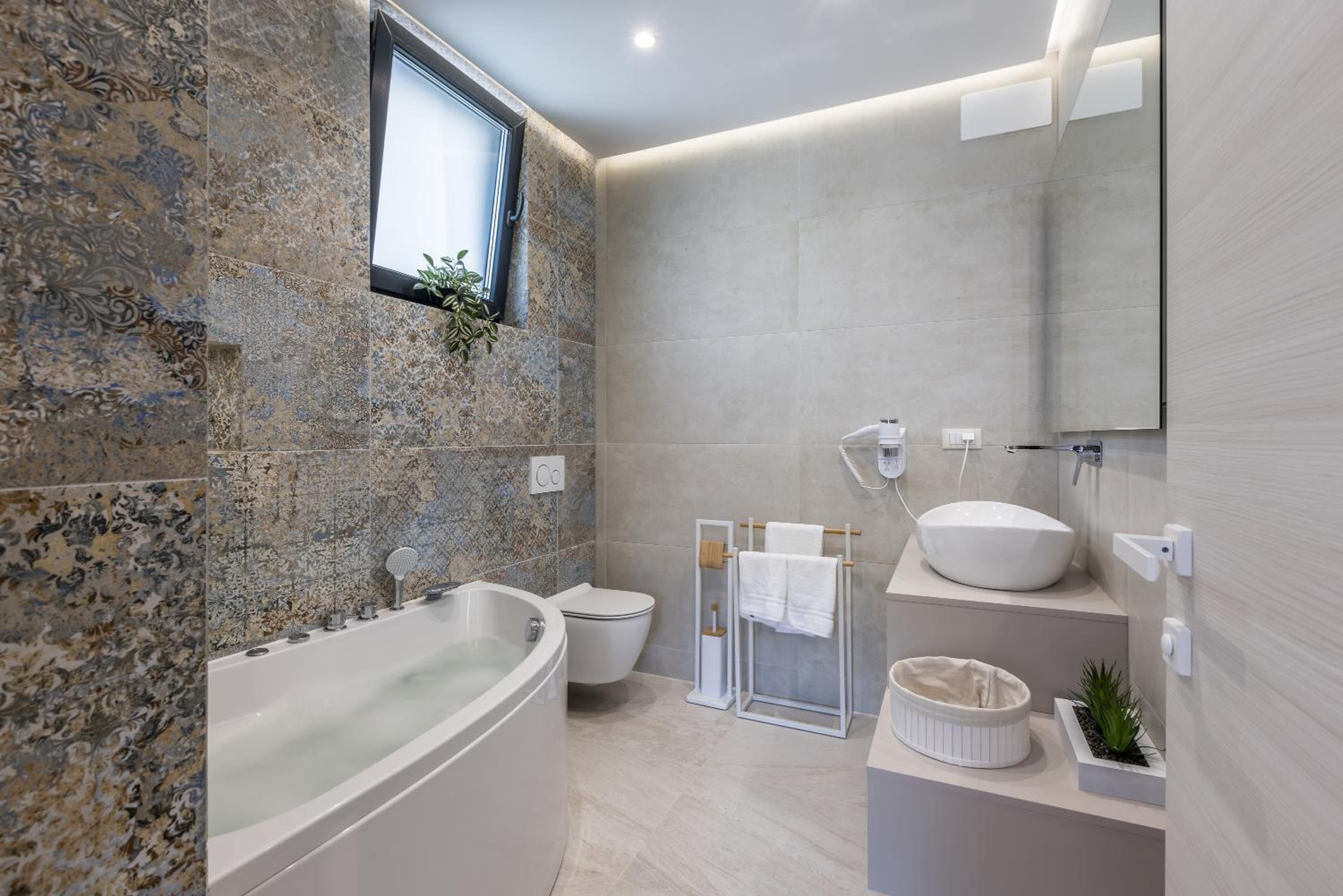 Villa ToDo with heated pool and jacuzzi