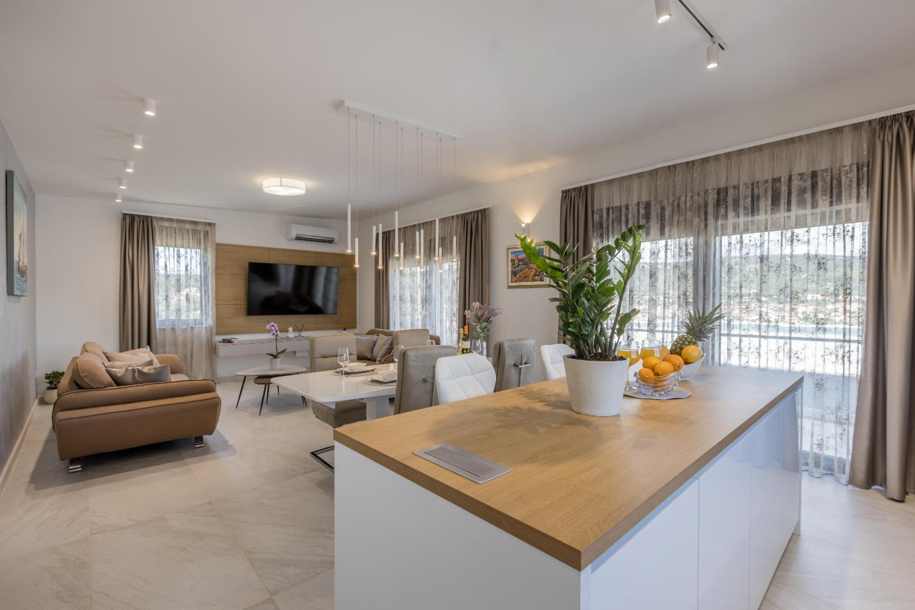Villa ToDo with heated pool and jacuzzi