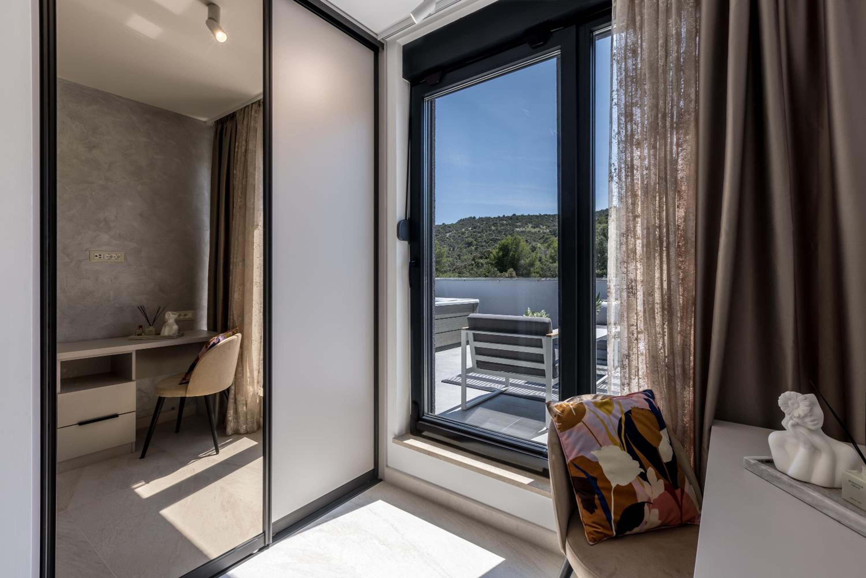 Villa ToDo with heated pool and jacuzzi