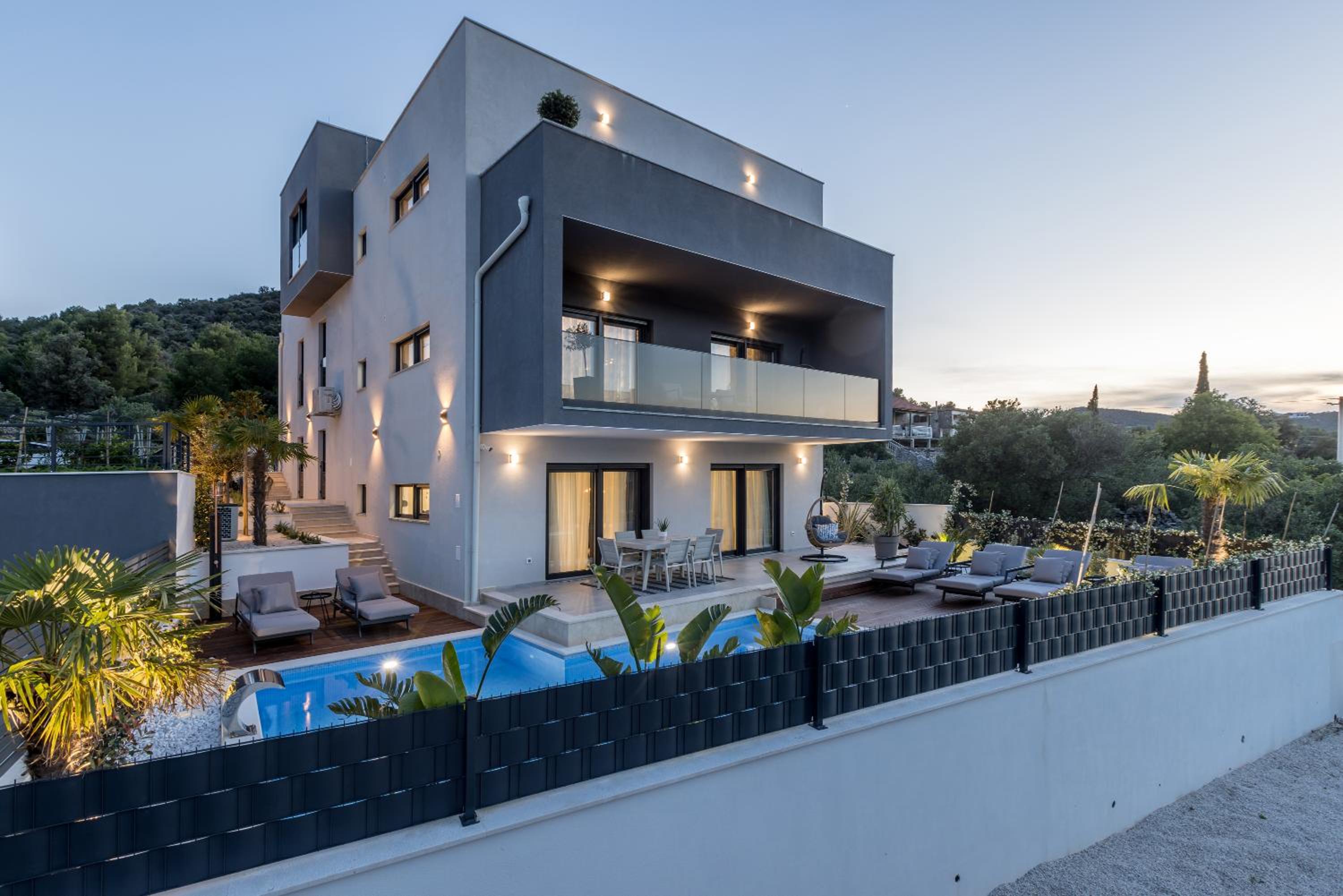 Villa ToDo with heated pool and jacuzzi