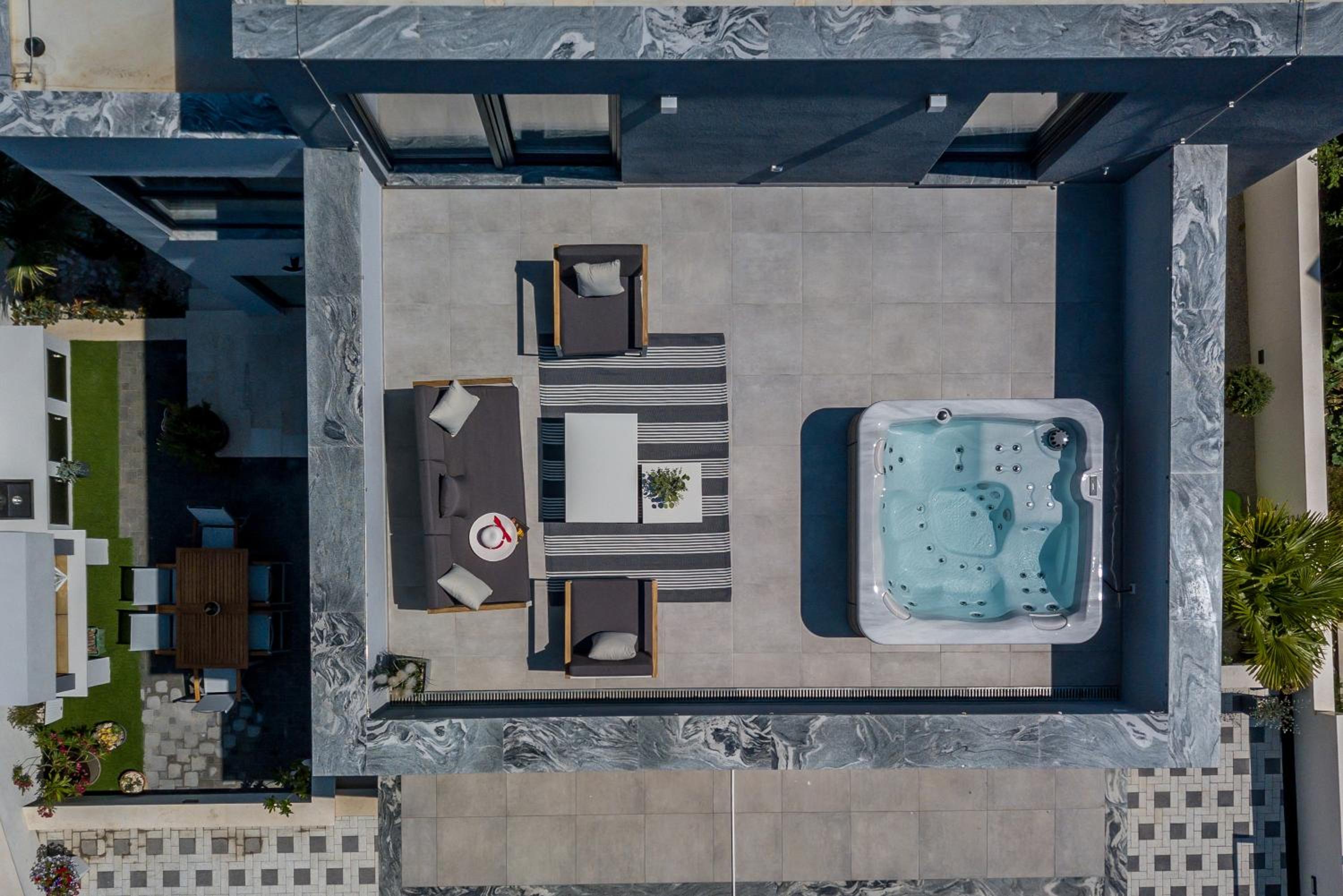 Villa ToDo with heated pool and jacuzzi