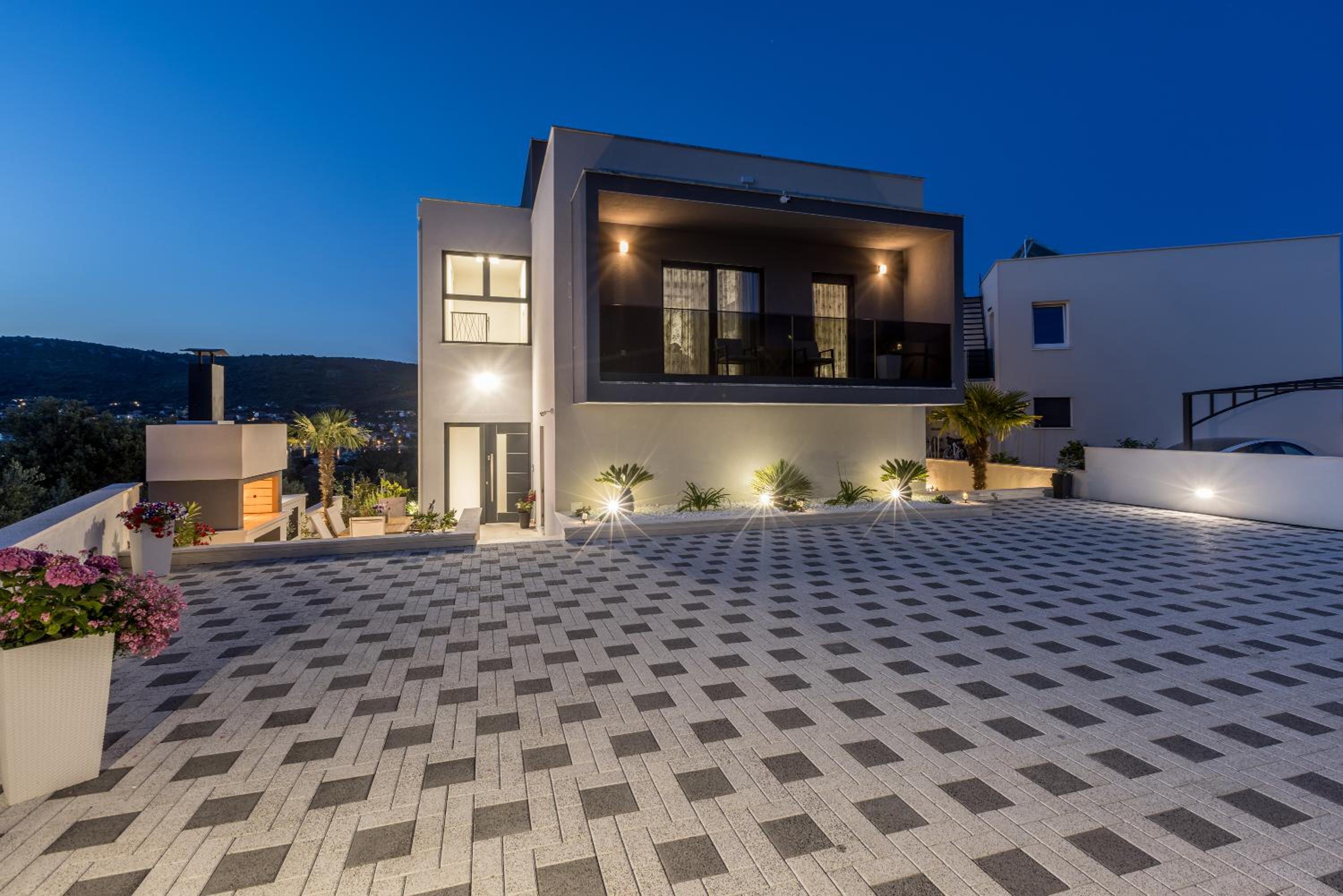 Villa ToDo with heated pool and jacuzzi