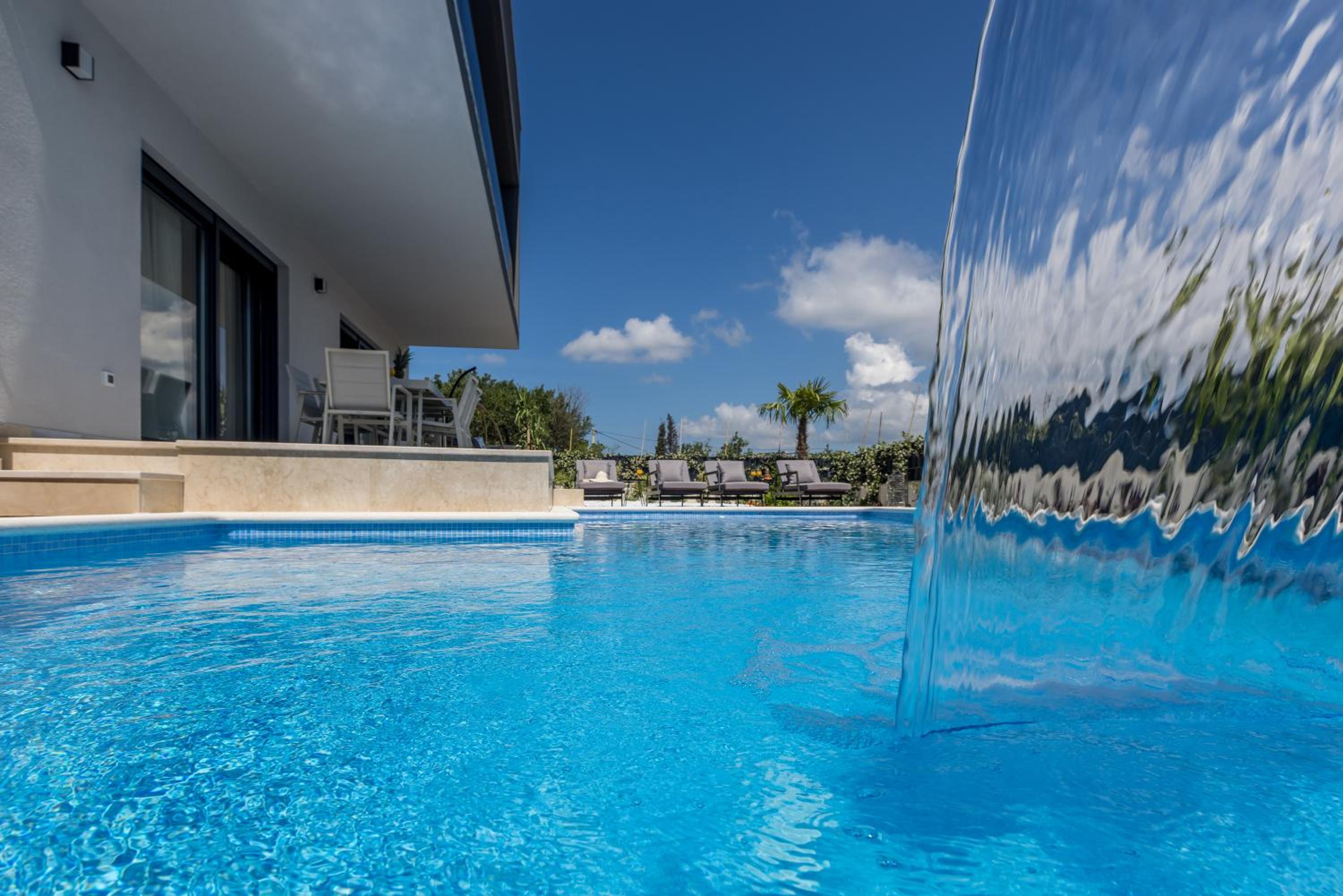 Villa ToDo with heated pool and jacuzzi