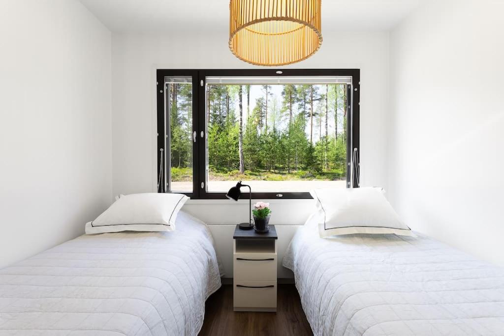 Villa Eslahti - Seafront/Jacuzzi
