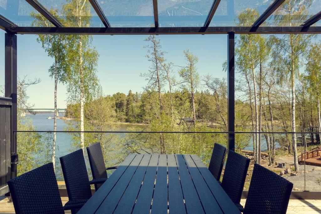Villa Eslahti - Seafront/Jacuzzi