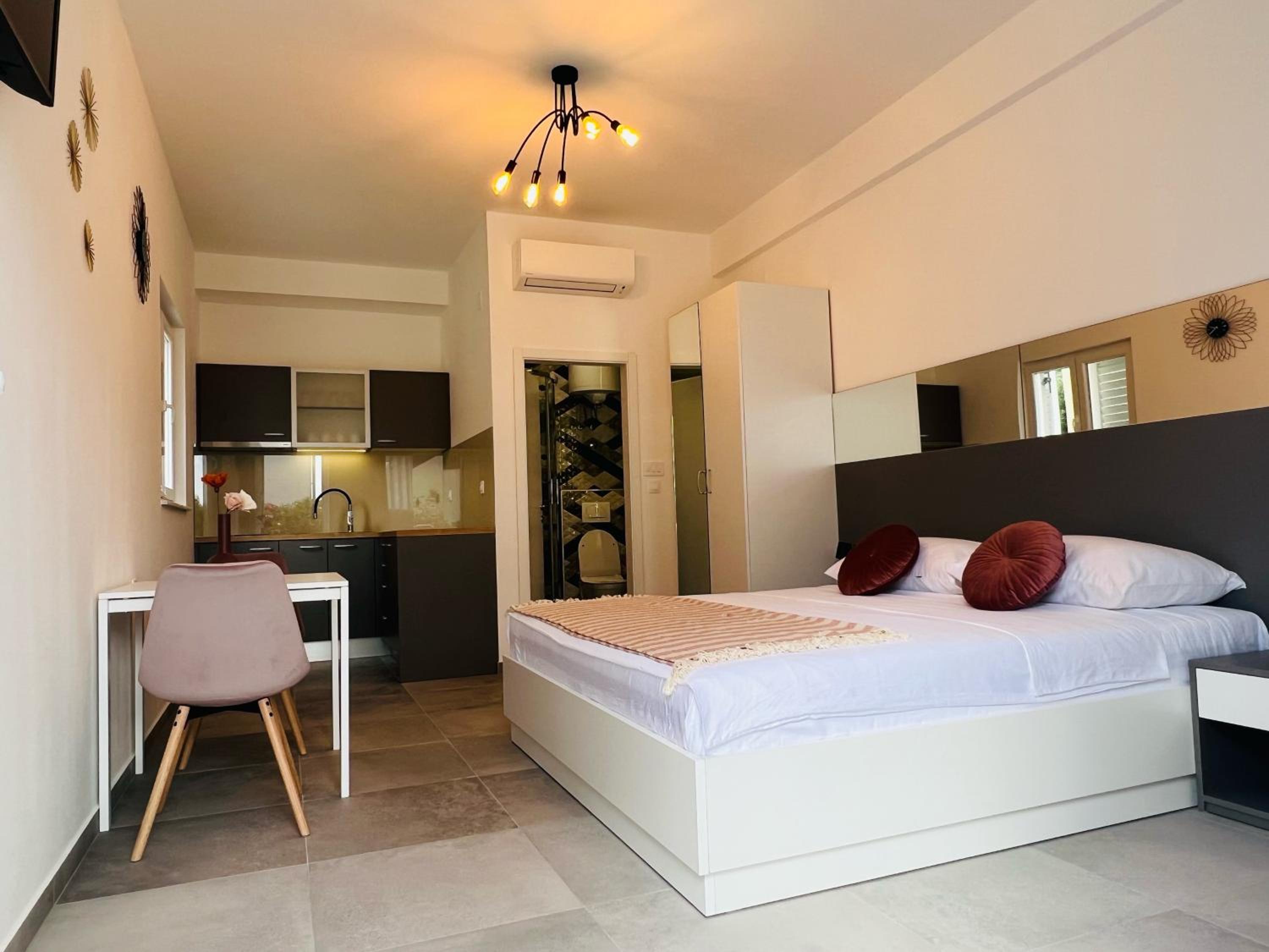 Apartmani AViS