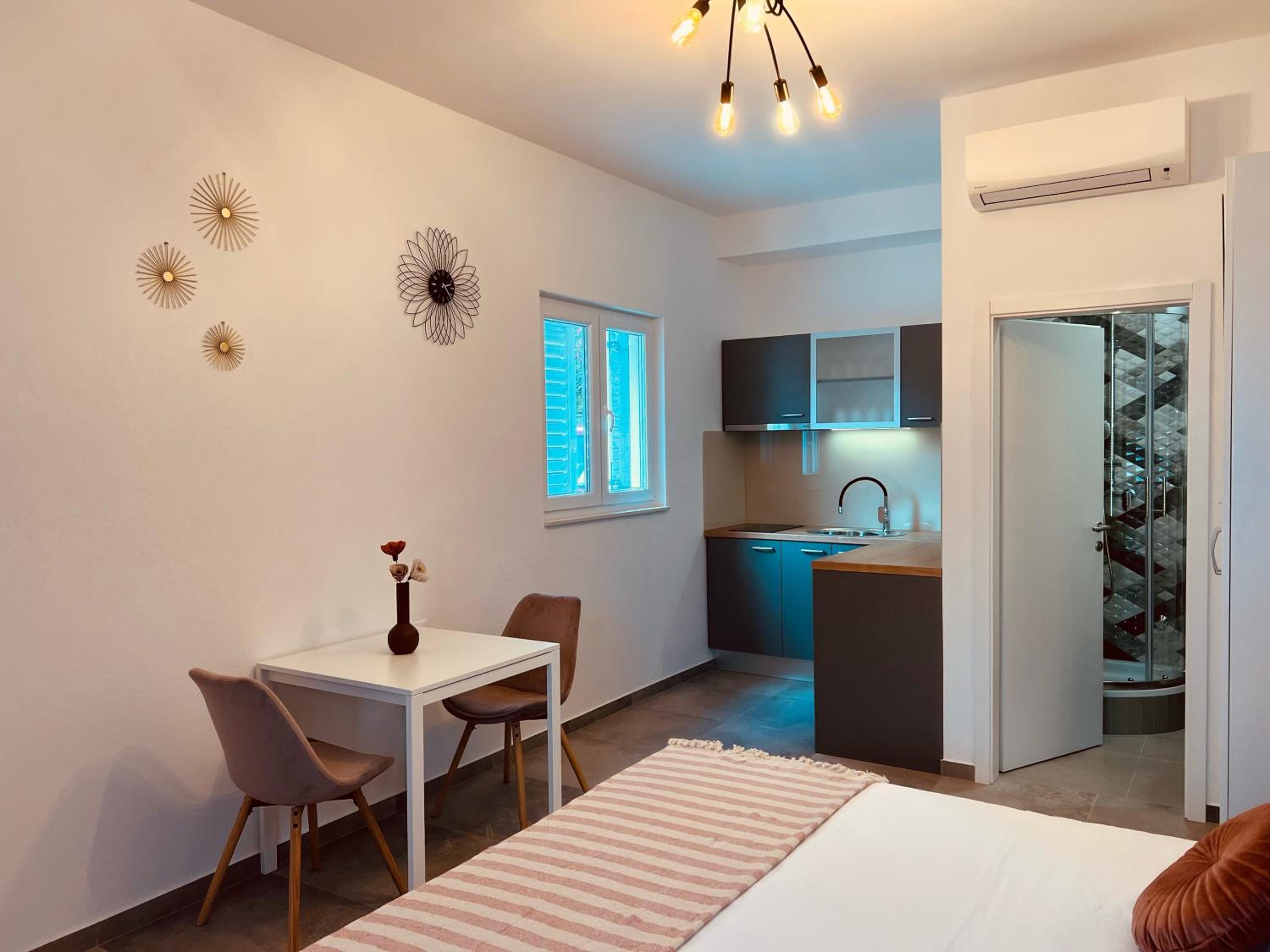 Apartmani AViS