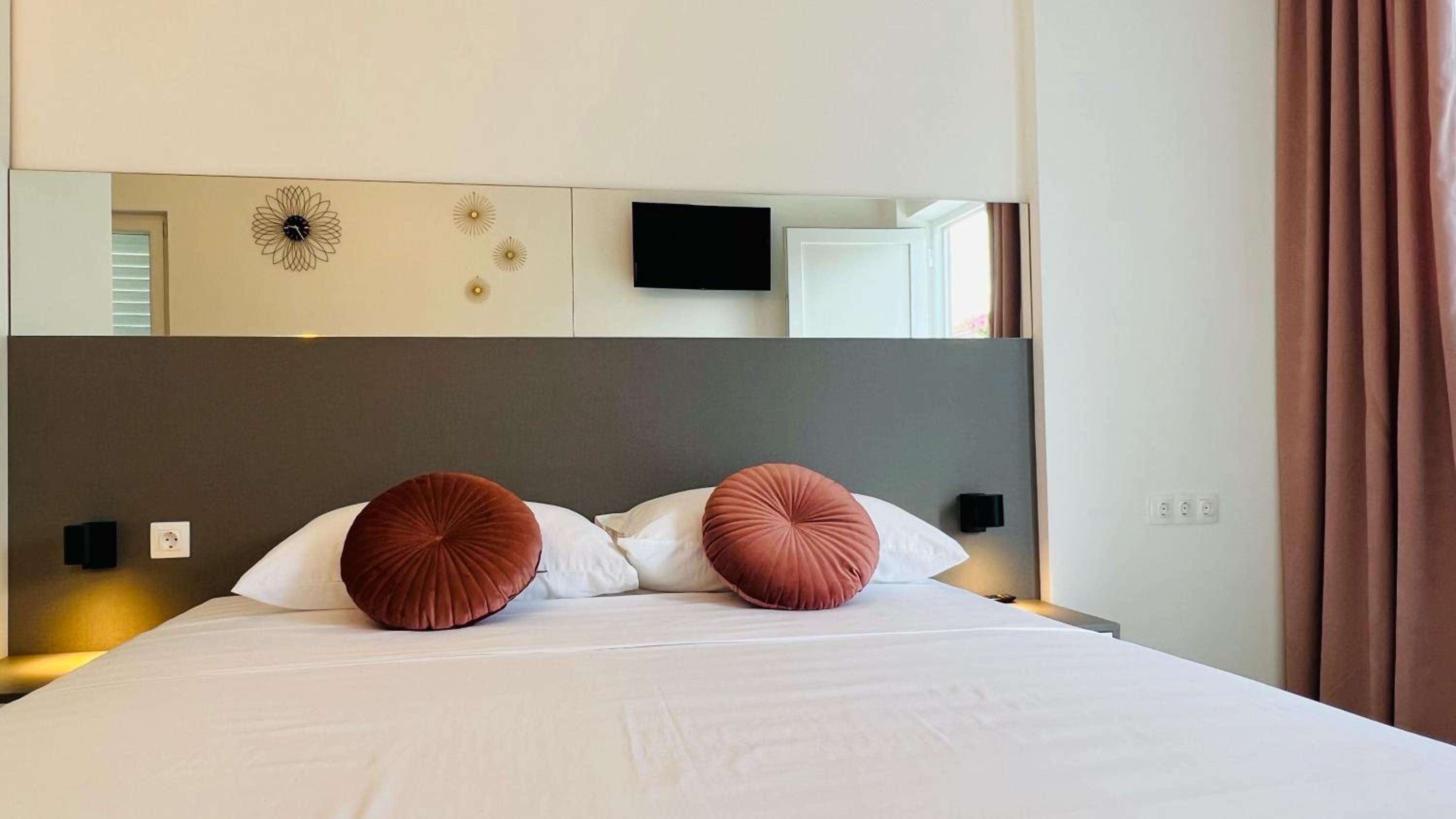 Apartmani AViS