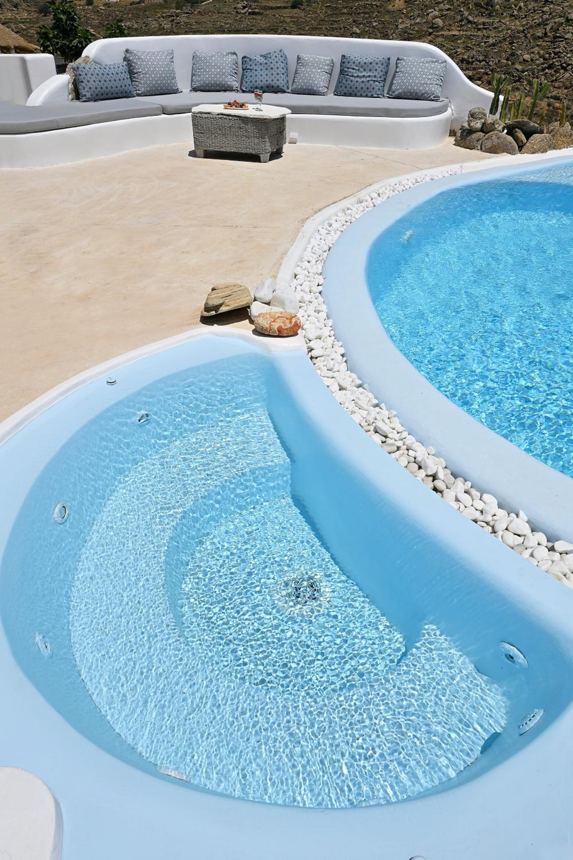 Charming villa in Platis Gialos with private pool view 5