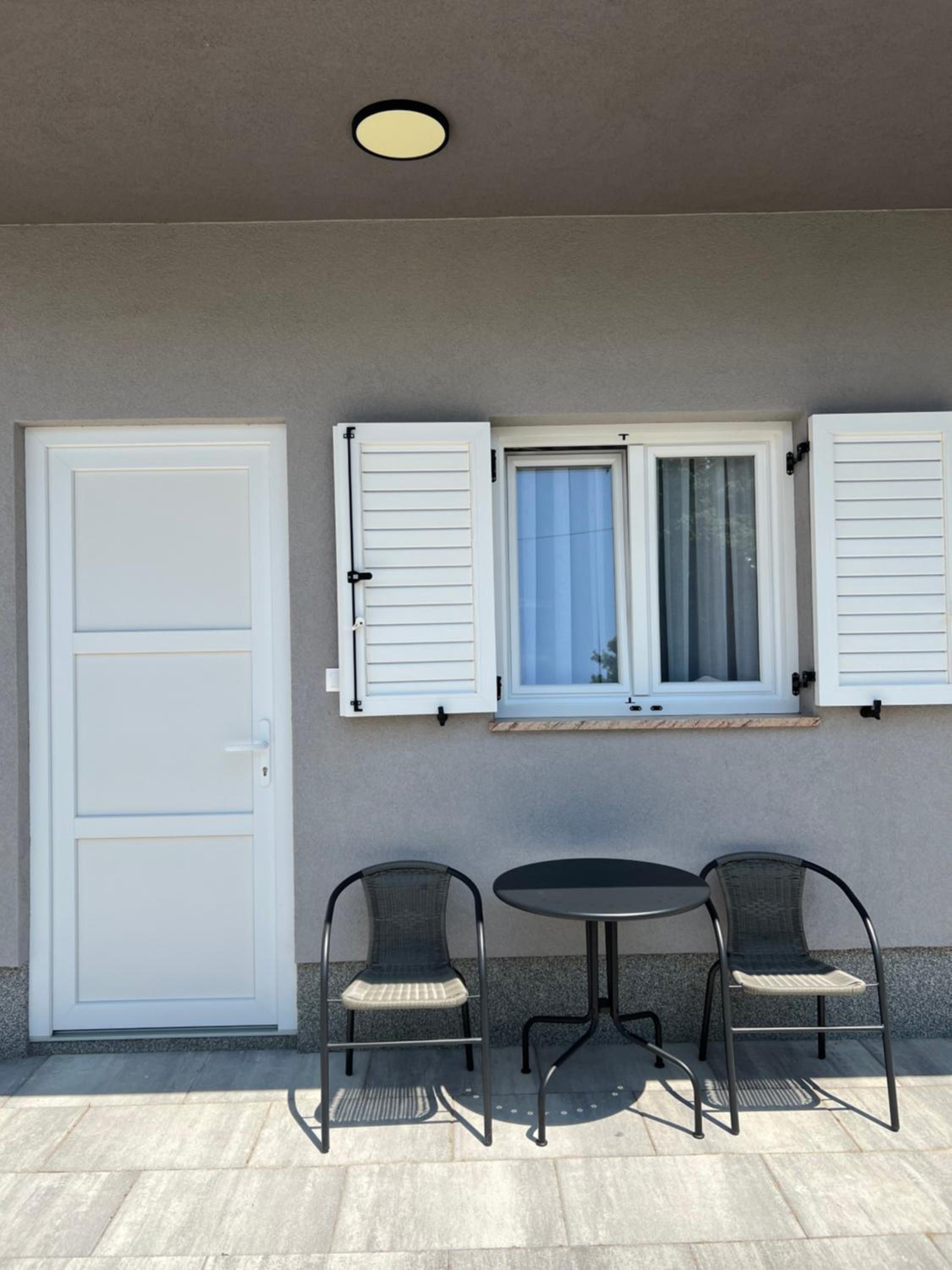 Apartmani AViS