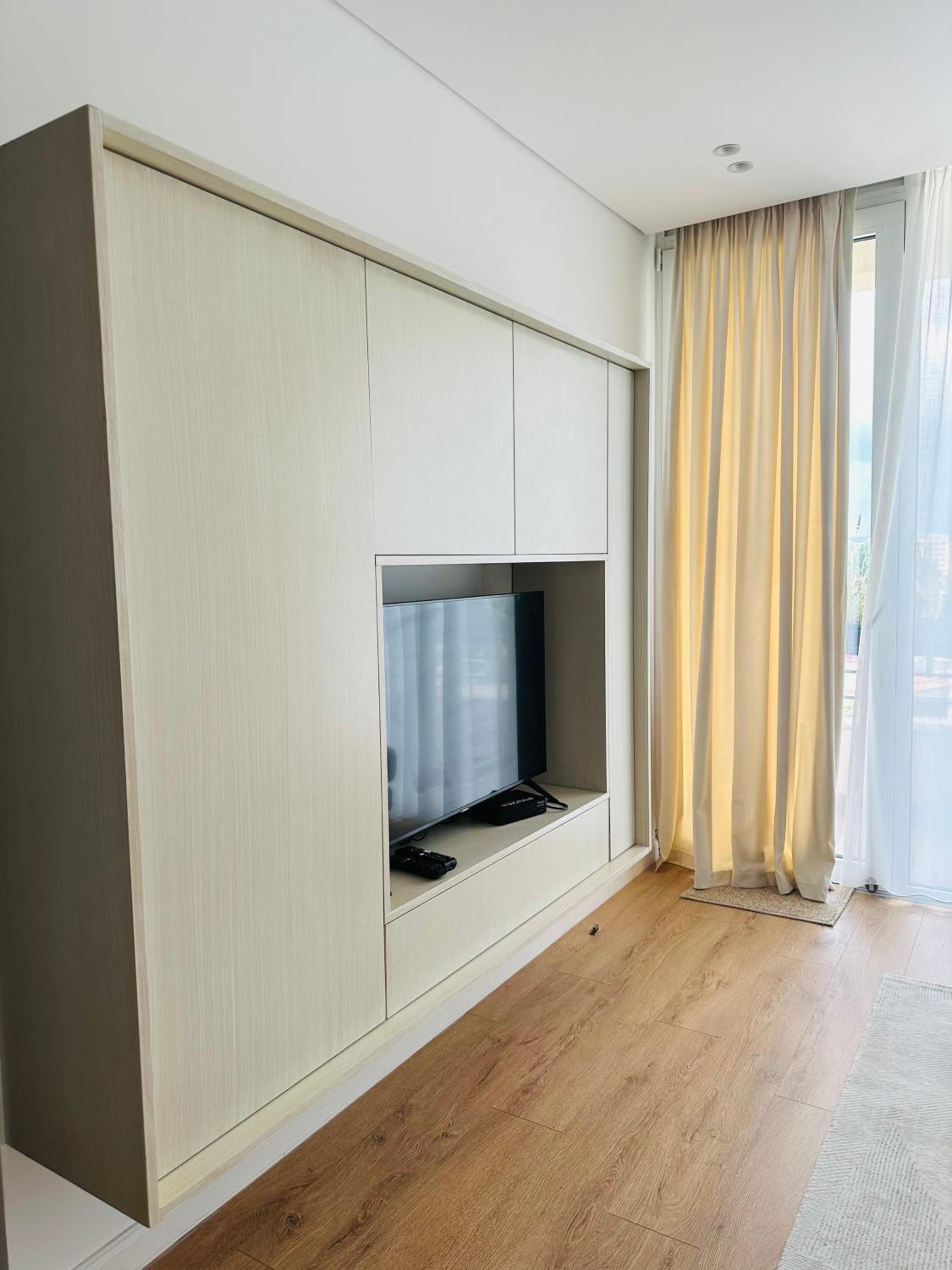 Madalin Seaside Apartment