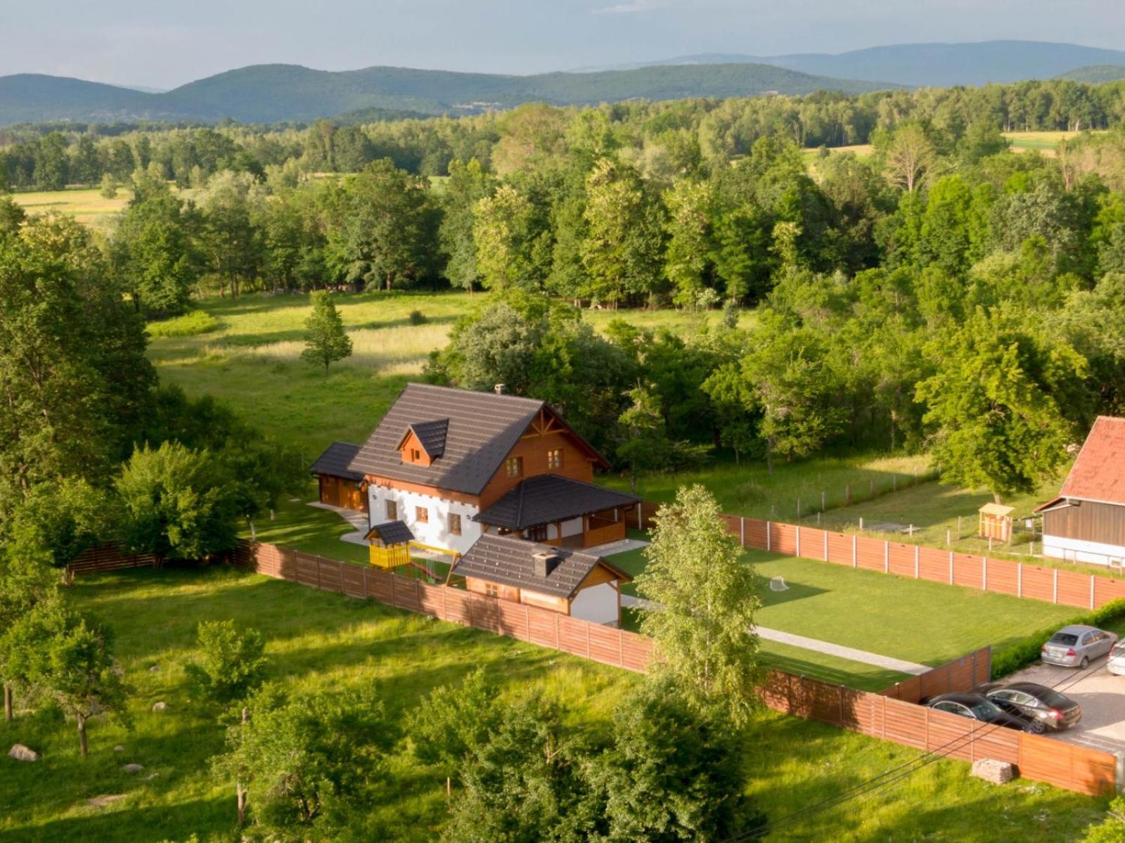 Holiday home Marta in nature with jacuzzi view 2