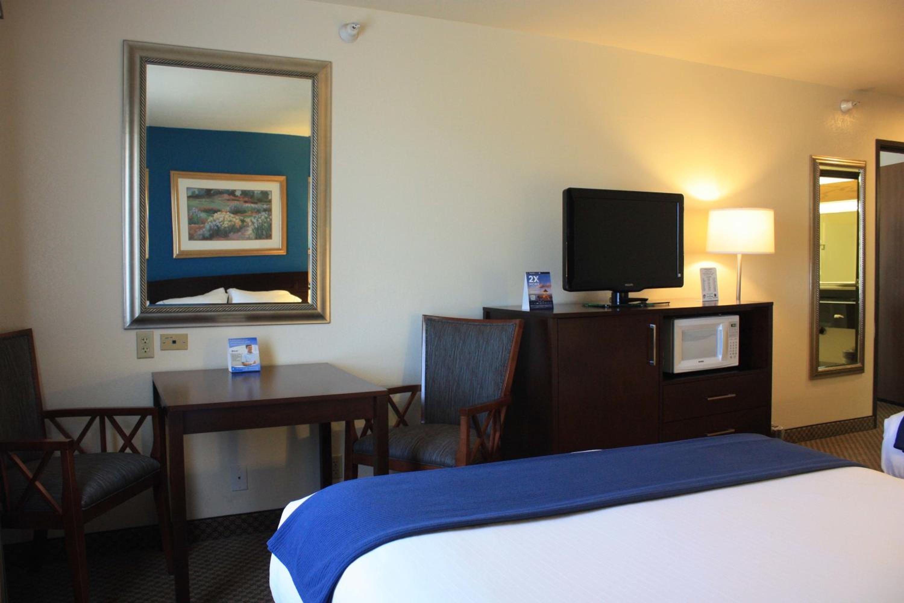 Pendleton Vacations - Holiday Inn Express Pendleton, an IHG Hotel - Property Image 2
