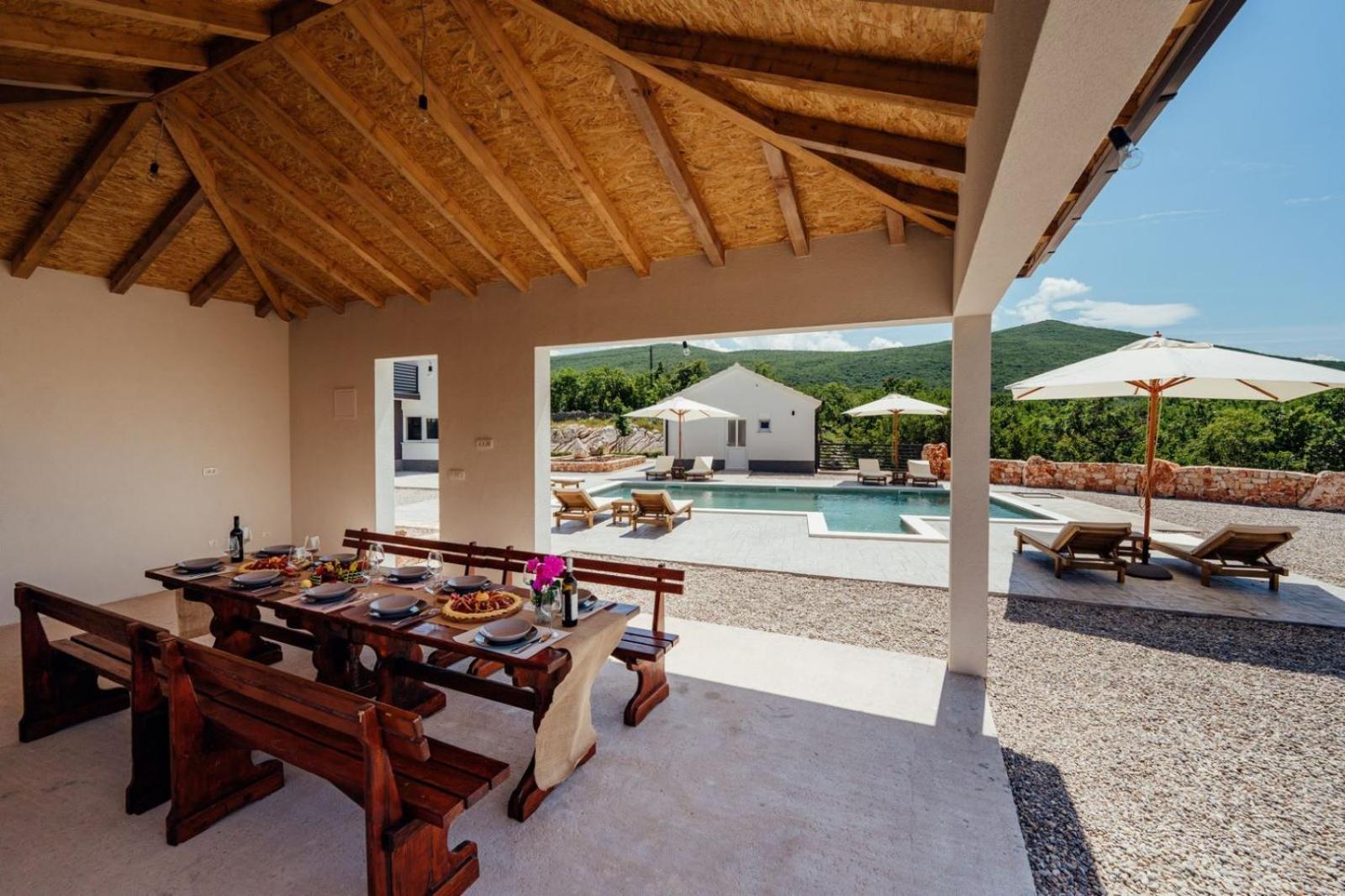 Vila Agape with a pool, football and tennis court