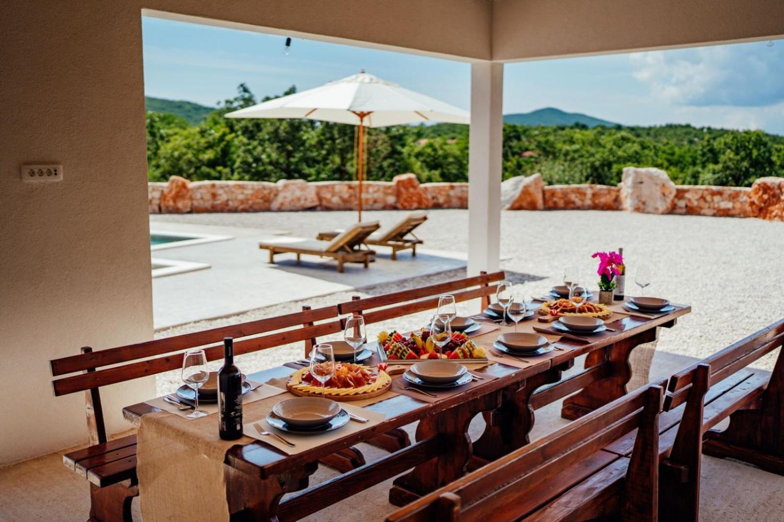 Vila Agape with a pool, football and tennis court